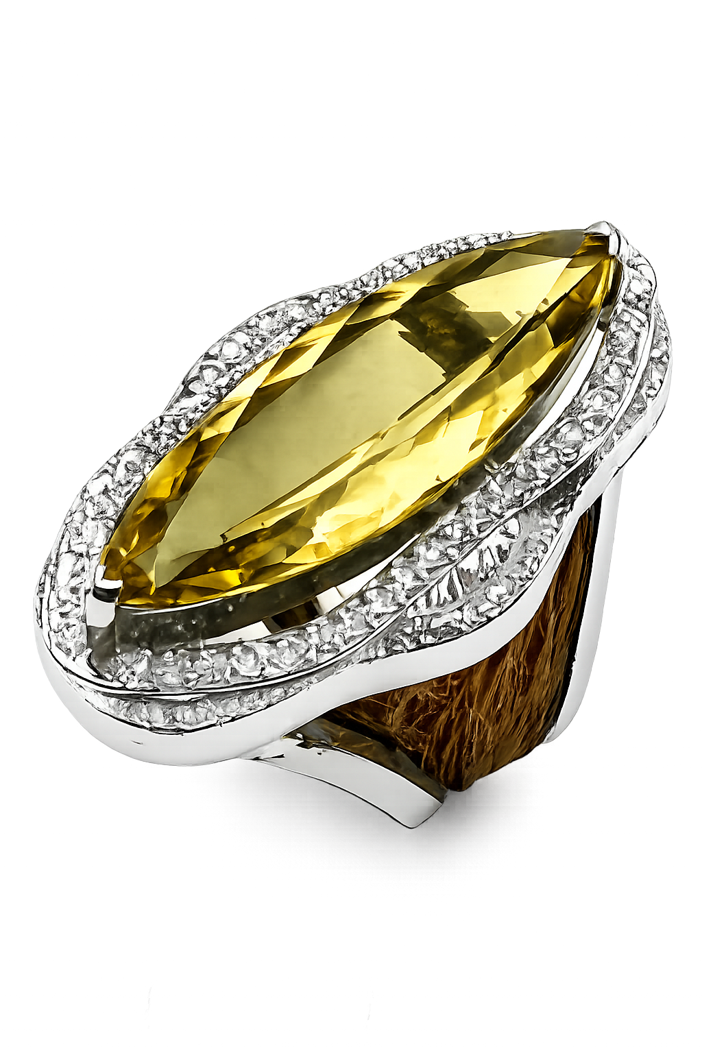 Colar em ouro feito à mão